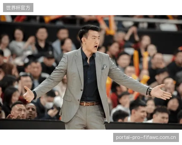 王博指导的传切体系击穿深圳防守，广厦队展现了出色的团队篮球配合。